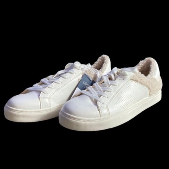 Women's Nia Faux Fur Sneakers Cream - Universal Thread - Picture 1 of 7
